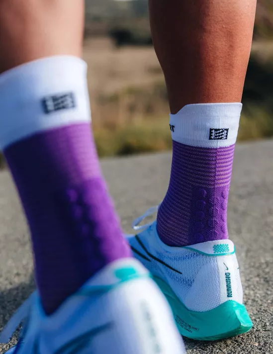 Compressport Unisex's Pro Racing Socks v4.0 Run High - Royal Lilac/White - Image 4