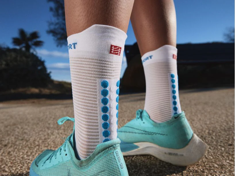 Compressport Unisex's Pro Racing Socks v4.0 Run High - White/Fjord Blue - Image 4