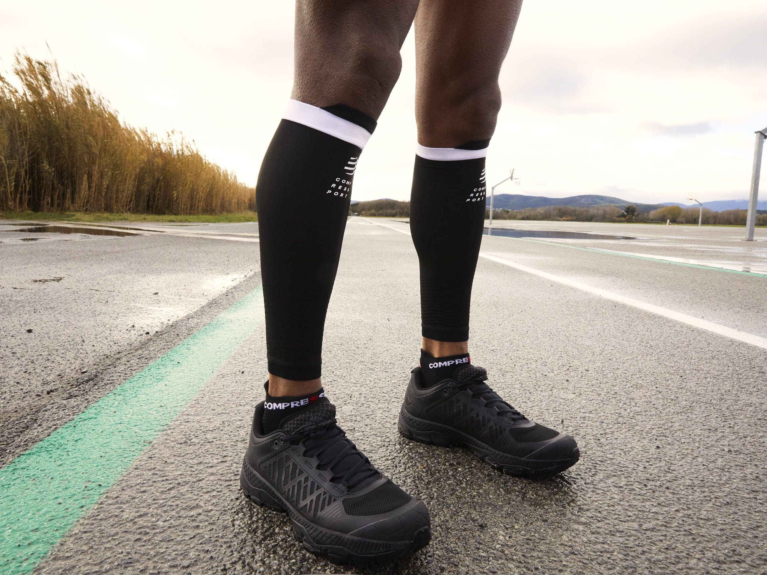 Compressport Unisex's Pro Racing Socks v4.0 Run Low - Black/Red - Image 4