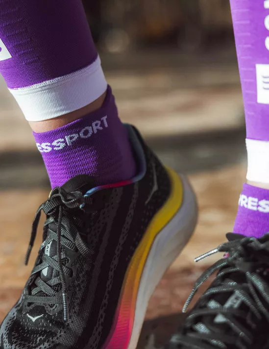 Compressport Unisex's Pro Racing Socks v4.0 Run Low - Royal Lilac/White - Image 3