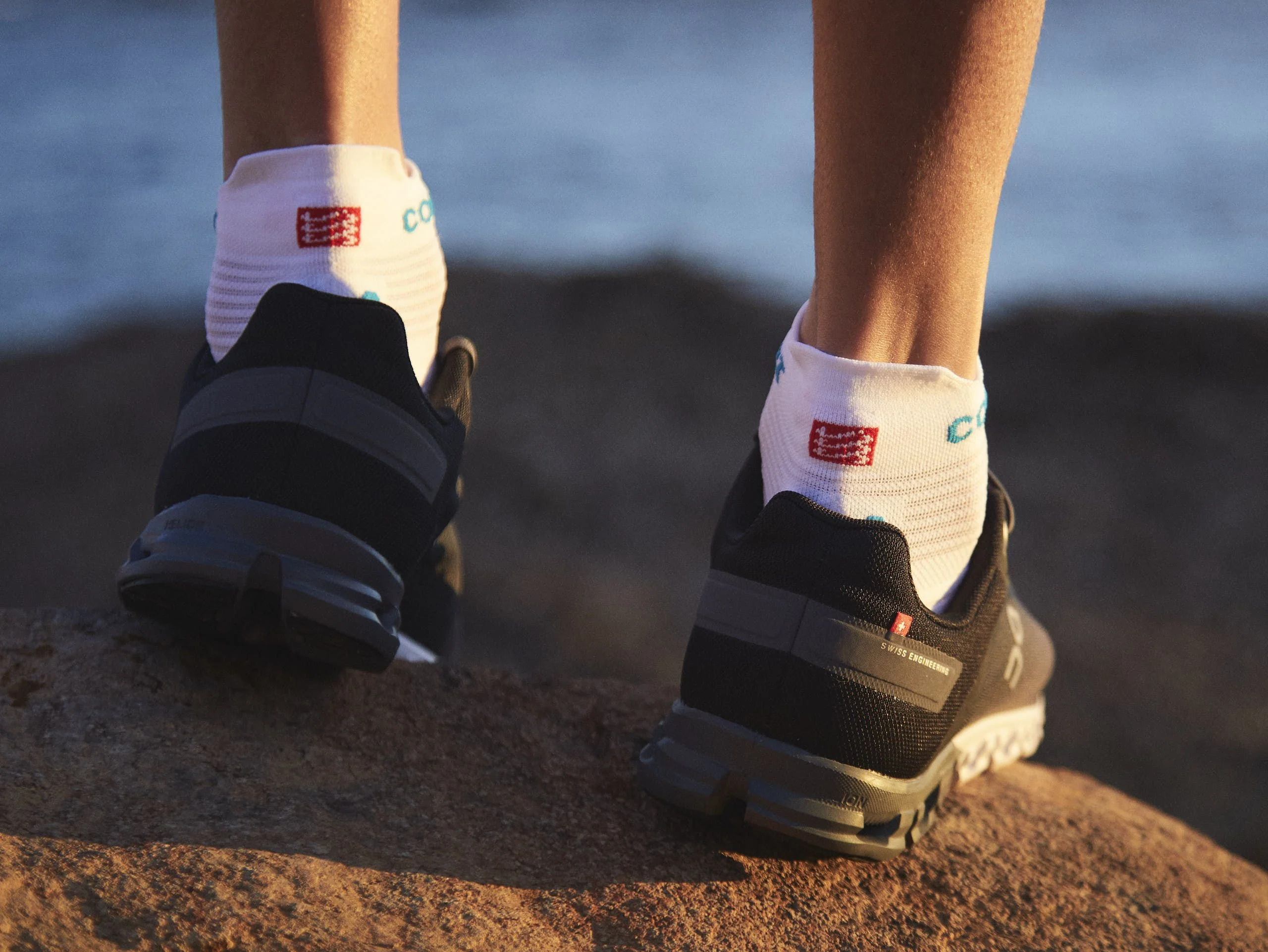 Compressport Unisex's Pro Racing Socks v4.0 Run Low - White/Flord Blue - Image 4